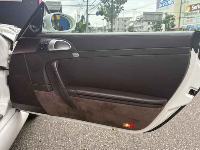 ９１１ ９１１カレラＳ　カブリオレ　電動オープン　シートヒーター　ブラウン革内装　ＰＵＲ鍛造アルミホイール　社外マフラー（20枚目）
