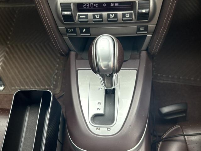 ９１１ ９１１カレラＳ　カブリオレ　電動オープン　シートヒーター　ブラウン革内装　ＰＵＲ鍛造アルミホイール　社外マフラー（27枚目）