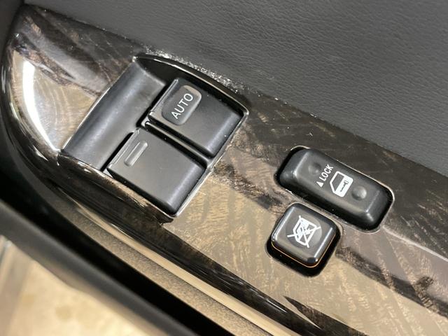 ���ŐV�i�r�i�t���Z�O�E�����Z�O�E�c�u�c�Đ��j�����ē��B�J���b�c�F���A�E�A���p�C���E�C�N���v�X�̃i�r���戵���Ă���o�b�N�J�����i�o�b�N���j�^�[�j��ȃ��j�^�[�i�t���b�v�_�E�����j�^�[�j�̎�t���\�ł��B