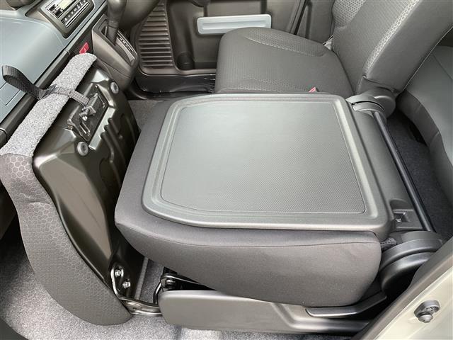 XF 全方位モニター用カメラPKG装着車 マルチボード スズキセーフティサポート 片側パワースライドドア(右) LEDオートライト ヘッドライトレベライザー ステアリングスイッチ 前席シートヒーター(33枚目)