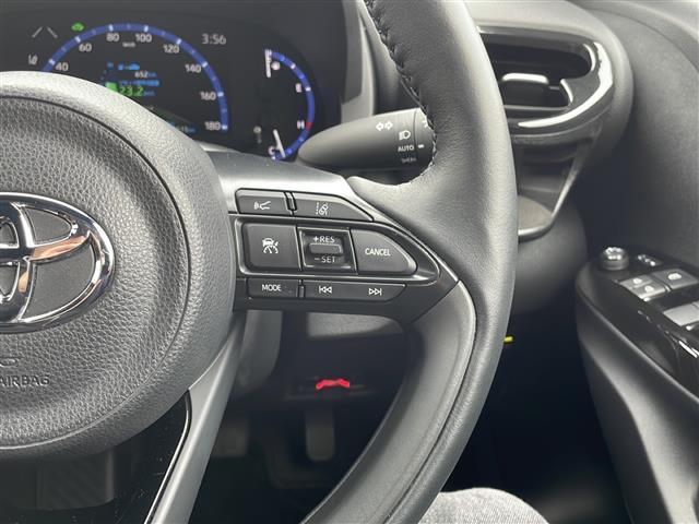 ヤリスクロス ハイブリッドＺ　アドベンチャー　禁煙車　純正ナビ　トヨタセーフティセンス　トヨタチームメイト　全方位カメラ　ブラインドスポットモニタ　ＥＴＣ　ハンズフリーパワーバックドア　ステアリングヒーター　オートエアコン　ＡＣ１００Ｖコンセント（10枚目）