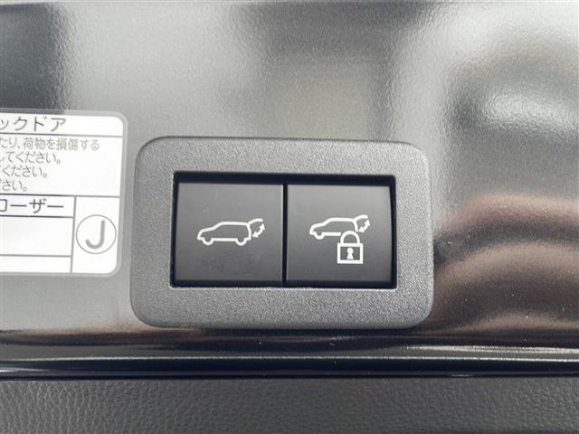 ヤリスクロス ハイブリッドＺ　アドベンチャー　禁煙車　純正ナビ　トヨタセーフティセンス　トヨタチームメイト　全方位カメラ　ブラインドスポットモニタ　ＥＴＣ　ハンズフリーパワーバックドア　ステアリングヒーター　オートエアコン　ＡＣ１００Ｖコンセント（20枚目）