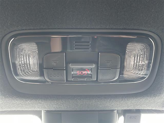 ヤリスクロス ハイブリッドＺ　アドベンチャー　禁煙車　純正ナビ　トヨタセーフティセンス　トヨタチームメイト　全方位カメラ　ブラインドスポットモニタ　ＥＴＣ　ハンズフリーパワーバックドア　ステアリングヒーター　オートエアコン　ＡＣ１００Ｖコンセント（22枚目）