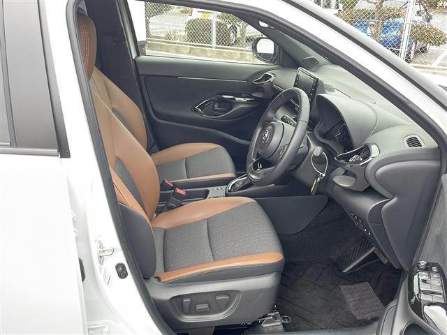 ヤリスクロス ハイブリッドＺ　アドベンチャー　禁煙車　純正ナビ　トヨタセーフティセンス　トヨタチームメイト　全方位カメラ　ブラインドスポットモニタ　ＥＴＣ　ハンズフリーパワーバックドア　ステアリングヒーター　オートエアコン　ＡＣ１００Ｖコンセント（23枚目）