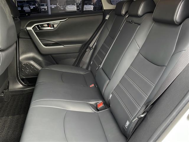 ＲＡＶ４ Ｇ　Ｚパッケージ　９インチ純正ＳＤナビ　フルセグテレビ　バックカメラ　Ｔｏｙｏｔａ　Ｓａｆｅｔｙ　Ｓｅｎｓｅ　デジタルインナーミラー　電動パーキングブレーキ　マルチテレインセレクト　スマートキー　純正アルミホイール（24枚目）