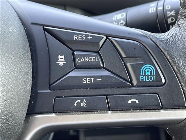 セレナ ｅ－パワー　ハイウェイスターＶ　純正メモリナビ　Ｂｌｕｅｔｏｏｔｈオーディオ　フルセグテレビ　アラウンドビューモニター　両側パワースライドドア　フルセグＴＶ　ＥＴＣ　ドラレコ　プロパイロット　ＵＳＢ入力端子　純正フロアマット（11枚目）