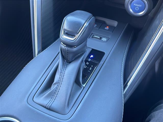 ハリアーハイブリッド Ｇ　純正ディスプレイオーディオ　ナビキット　フルセグＴＶ　Ｂカメ　インテリジェントルームミラー　ＥＴＣ　Ｔｏｙｏｔａ　Ｓａｆｅｔｙ　Ｓｅｎｓｅ　プリクラッシュセーフティ　レーントレーシングアシスト（17枚目）