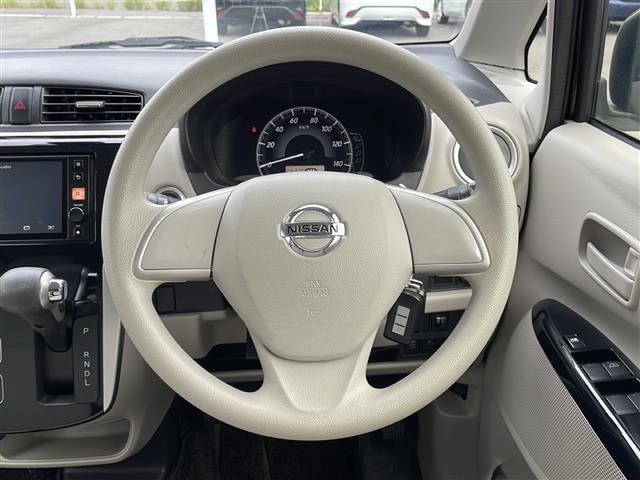 デイズ X 純正ディスプレイオーディオ Bluetooth FM/AM アラウンドビューモニター ETC 衝突軽減システム アイドリングストップ 純正フロアマット スマートキー プッシュスタート スペアキー1本(7枚目)