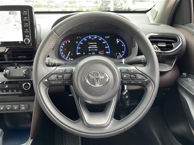 ヤリスクロス Ｚ　純正ディスプレイオーディオ　コネクティッドナビキット　フルセグＴＶ　Ｂカメラ　ＥＴＣ　Ｔｏｙｏｔａ　Ｓａｆｅｔｙ　Ｓｅｎｓｅ　レーントレーシングアシスト　レーダークルコン　ハーフレザーシート（8枚目）