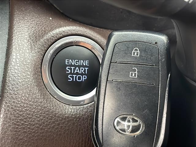 ヤリスクロス Ｚ　純正ディスプレイオーディオ　コネクティッドナビキット　フルセグＴＶ　Ｂカメラ　ＥＴＣ　Ｔｏｙｏｔａ　Ｓａｆｅｔｙ　Ｓｅｎｓｅ　レーントレーシングアシスト　レーダークルコン　ハーフレザーシート（13枚目）