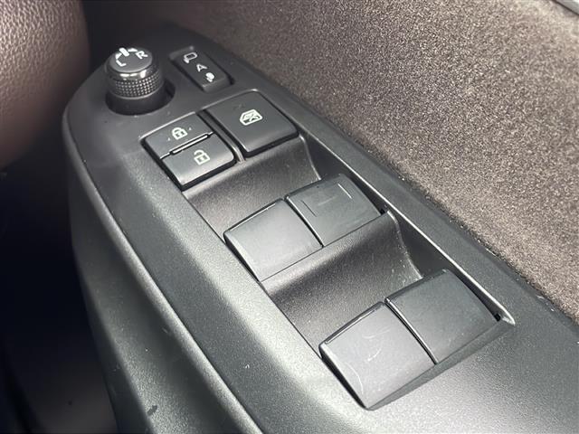 ヤリスクロス Ｚ　純正ディスプレイオーディオ　コネクティッドナビキット　フルセグＴＶ　Ｂカメラ　ＥＴＣ　Ｔｏｙｏｔａ　Ｓａｆｅｔｙ　Ｓｅｎｓｅ　レーントレーシングアシスト　レーダークルコン　ハーフレザーシート（14枚目）