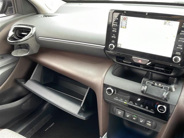 ヤリスクロス Ｚ　純正ディスプレイオーディオ　コネクティッドナビキット　フルセグＴＶ　Ｂカメラ　ＥＴＣ　Ｔｏｙｏｔａ　Ｓａｆｅｔｙ　Ｓｅｎｓｅ　レーントレーシングアシスト　レーダークルコン　ハーフレザーシート（17枚目）
