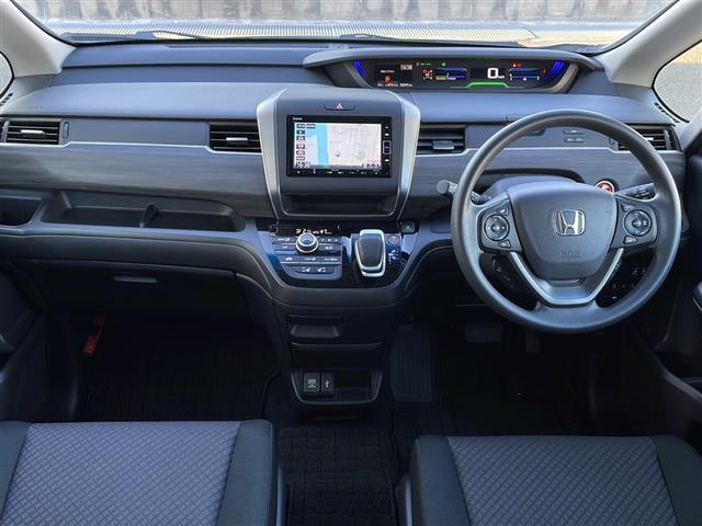 フリード+ハイブリッド ハイブリッドGブラックスタイル 純正メモリナビ バックカメラ Bluetooth フルセグテレビ DVD再生 ホンダセンシング レーダークルコン 衝突回避支援ブレーキ 両側オートスライドドア シートヒーター スペアキー有(2枚目)