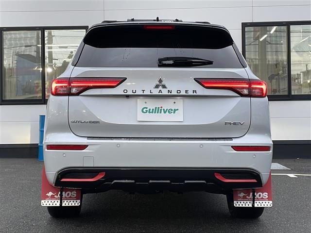 アウトランダーPHEV P 純正9インチナビ アラウンドビューモニター e-Assist BOSEサウンド パドルシフト ブラインドスポットモニター 置くだけ充電 オートハイビーム シートヒーター ルーフキャリア ドラレコ(32枚目)