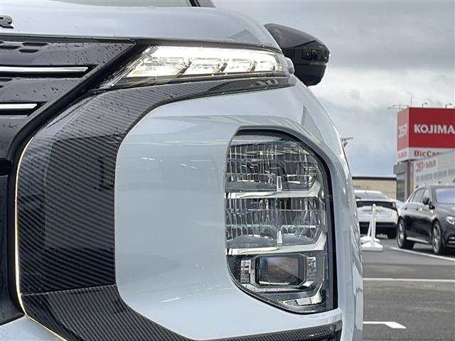 アウトランダーPHEV P 純正9インチナビ アラウンドビューモニター e-Assist BOSEサウンド パドルシフト ブラインドスポットモニター 置くだけ充電 オートハイビーム シートヒーター ルーフキャリア ドラレコ(36枚目)