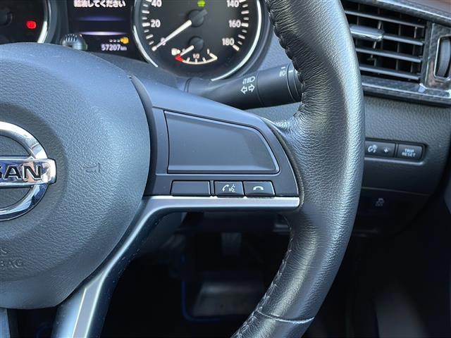 【　ステアリングスイッチ　】手元のスイッチでナビ操作が可能で、非常に便利な機能です！取り付けのナビによってはオプション設定となっております！詳しくはスタッフまで♪