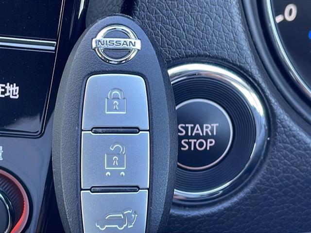 【　スマートキー・プッシュスタート　】鍵を挿さずにポケットに入れたまま鍵の開閉、エンジンの始動まで行えます！