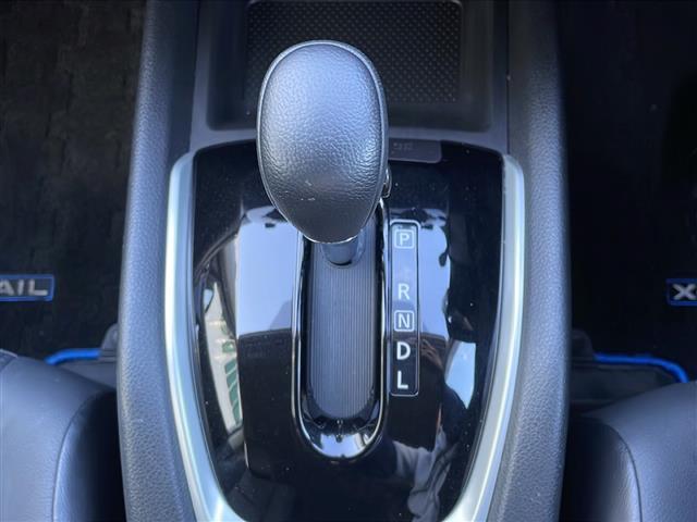 【　シフト　】スムーズなシフトチェンジで快適にお車を操縦していただけます！