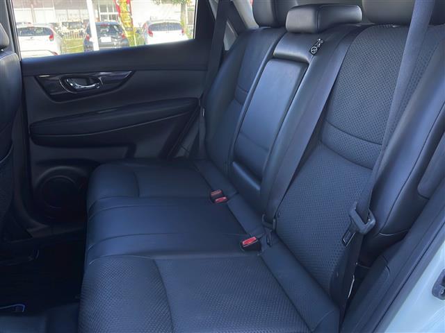 【　セカンドシート　】２列目も広々お乗りいただけます♪