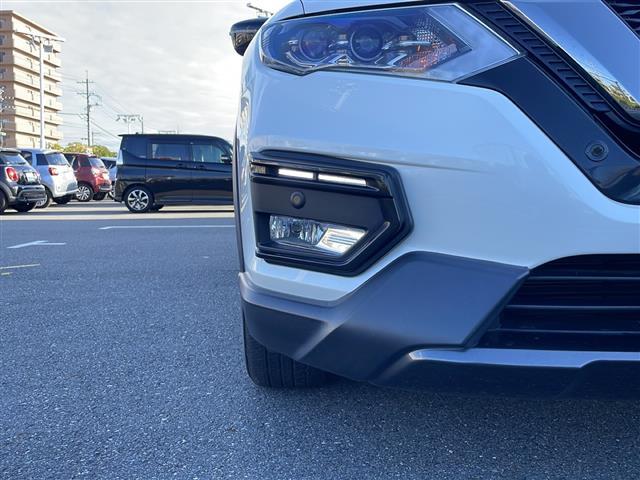 【　フォグランプ　】ヘッドライトよりも低い配光で、霧や豪雨、降雪による視界不良を改善します！