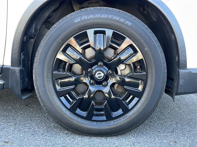 【　純正アルミホイール　】専用のアルミなので、お車のイメージにぴったり！社外のアルミやスタッドレスタイヤも取り扱いございます！ドレスアップもカスタマイズもお任せください！