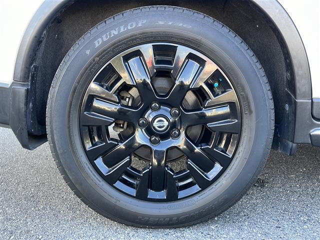 【　純正アルミホイール　】専用のアルミなので、お車のイメージにぴったり！社外のアルミやスタッドレスタイヤも取り扱いございます！ドレスアップもカスタマイズもお任せください！