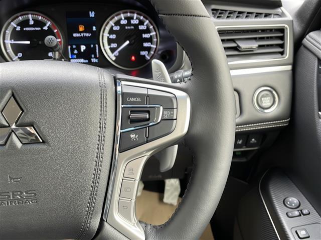 デリカD:5 シャモニー 純正SDナビ アラウンドビューモニター ETC フルセグテレビ プッシュスタート アイドリングストップ スペアキー ハンドルヒーター パワーシート シートヒーター 純正アルミホイール18インチ(8枚目)