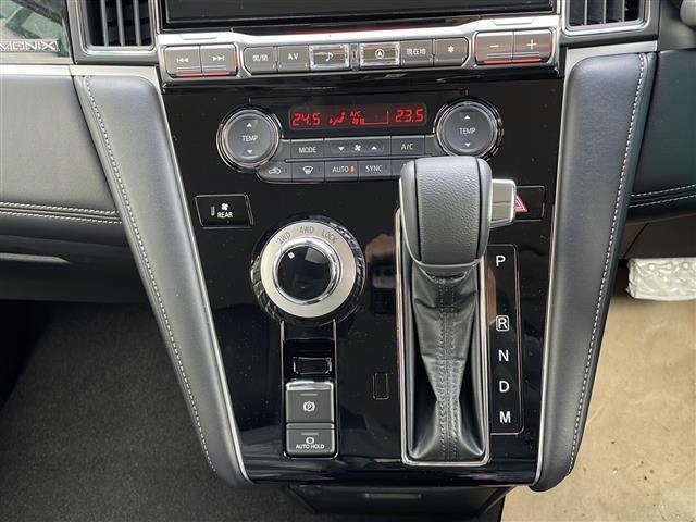 デリカD:5 シャモニー 純正SDナビ アラウンドビューモニター ETC フルセグテレビ プッシュスタート アイドリングストップ スペアキー ハンドルヒーター パワーシート シートヒーター 純正アルミホイール18インチ(13枚目)