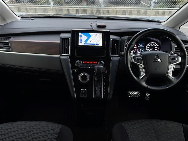 デリカD:5 P 社外SDナビ バックカメラ Bluetooth ETC プッシュスタート アイドリングストップ 両側電動パワースライドドア 電動リアゲートパワーシート シートヒーター ハンドルヒーター(2枚目)