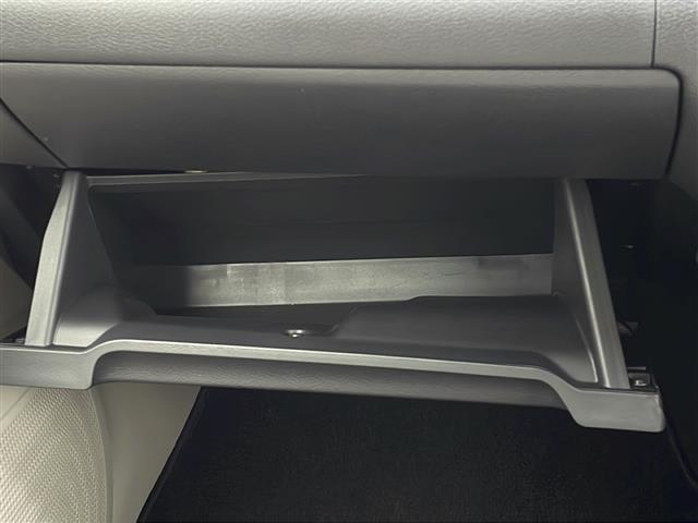 デイズ Ｘ　９インチ純正ナビ　アラウンドビューモニター　ディスプレイ付自動防眩式ルームミラー　ステアリングスイッチ　純正フロアマット　純正アルミホイール　オートライト　オートマチックハイビーム　パーキングアシスト（17枚目）