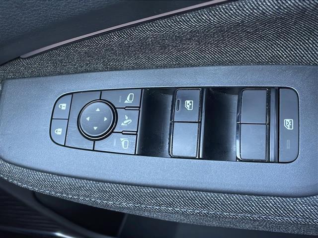 オーラ G 純正9インチナビ アラウンドビューモニター プロパイロット エマージェンシーブレーキ スマートルームミラー ブラインドスポットモニター ドライブレコーダー ワイヤレス充電 ETC スマートキー(16枚目)