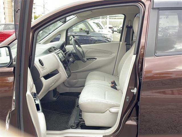 デイズ X 純正SDナビ アラウンドビューモニター フルセグTV ETC スマートキー プッシュスタート スペアキー1本 純正フロアマット アイドリングストップ ドアバイザー ドアロック連動自動格納機能(19枚目)