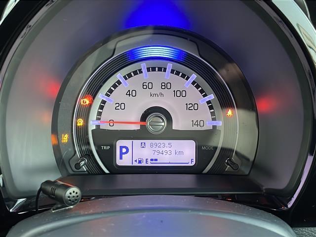 【　メーター　】メーターまわりも鮮やかに照らし出され、デザイン、安全性ともにバッチリですね♪／／