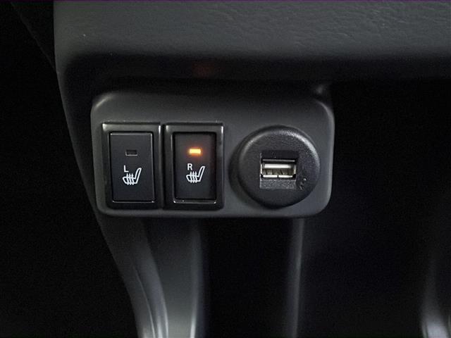 【　シートヒーター　】冬場のお供に！暖かいシートは老若男女問わず嬉しい機能ですね♪／／