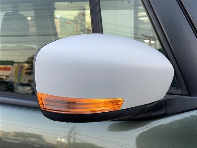 【　電動格納ウインカーミラー　】付いているだけで高級感のＵＰするウィンカー内臓サイドミラー♪もちろん見た目だけでなく、対向車からの視認性の向上につながり、安全度もＵＰ♪／／