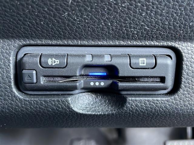 【　ＥＴＣ　】今やカーライフにおける重要性はナビにも匹敵するのではないでしょうか？セットアップを行うことで利用可能になります！