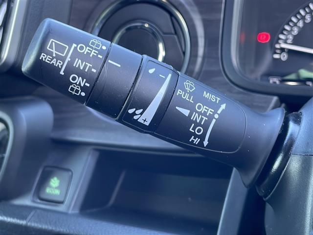 【　ワイパー　】雨の日でもワイパーがあれば事故の心配がなく安心安全です！