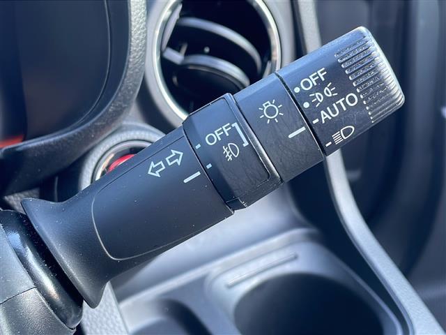 【　オートライト　】オートライトなのでライトの点け忘れを気にすることなく運転が出来ます♪