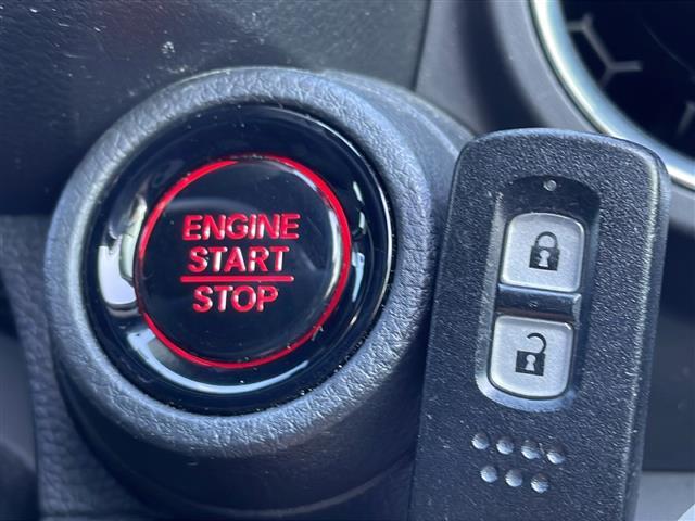 【　スマートキー・プッシュスタート　】鍵を挿さずにポケットに入れたまま鍵の開閉、エンジンの始動まで行えます！