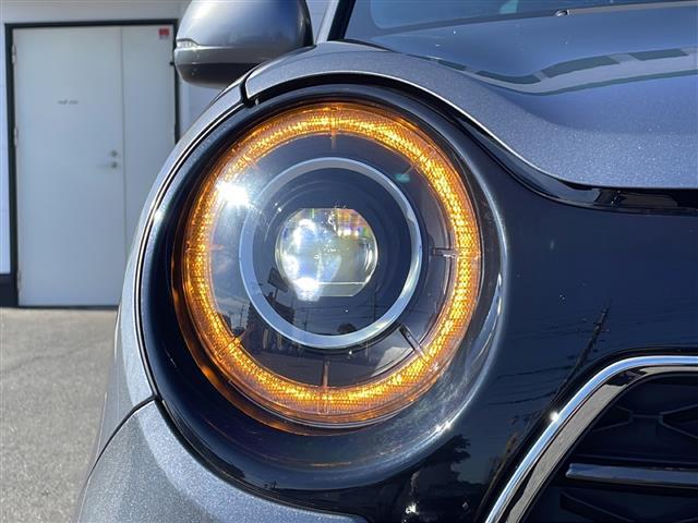 【　ヘッドライト　】悪天候や夜間の走行も視界良好で安心してお乗りいただけます！