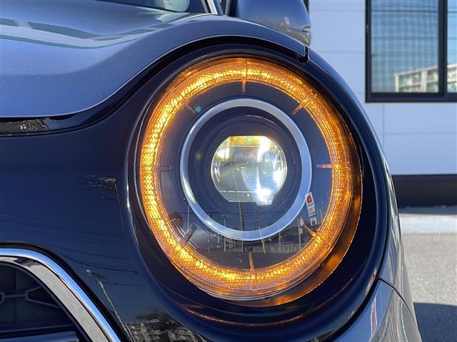 【　ヘッドライト　】悪天候や夜間の走行も視界良好で安心してお乗りいただけます！