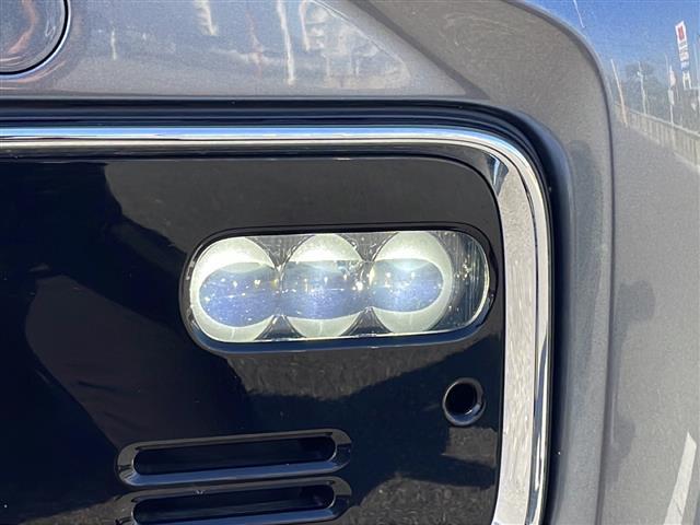 【　フォグランプ　】ヘッドライトよりも低い配光で、霧や豪雨、降雪による視界不良を改善します！