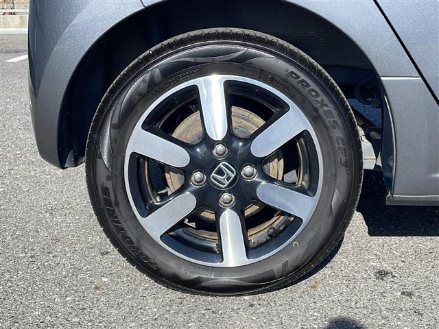 【　純正アルミホイール　】専用のアルミなので、お車のイメージにぴったり！社外のアルミやスタッドレスタイヤも取り扱いございます！ドレスアップもカスタマイズもお任せください！