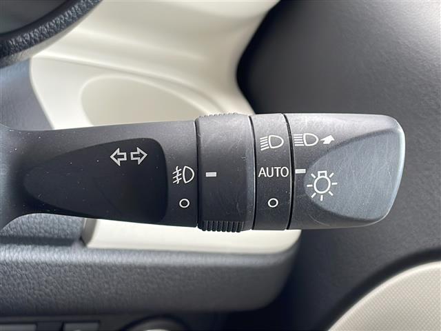 ムーヴキャンバス ストライプスＧ　ワンオーナー　純正９インチディスプレイオーディオ　両側パワードア　衝突軽減ブレーキ　Ｂｌｕｅｔｏｏｔｈ　フルセグＴＶ　前後ドラレコ　バックカメラ　ＥＴＣ　コーナーセンサー　ドリンクヒーター　シートヒー（12枚目）