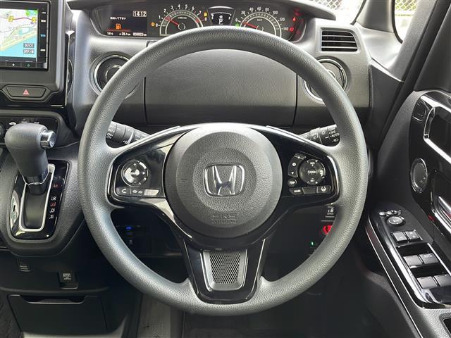 Ｎ－ＢＯＸカスタム Ｌ　純正ＳＤナビ　Ｂｌｕｅｔｏｏｔｈ　ＥＴＣ　ドライブレコーダー　バックカメラ　純正フロアマット　純正アルミホイール　前席シートヒーター　スマートキー　プッシュアップスタート　片側パワースライドドア（9枚目）