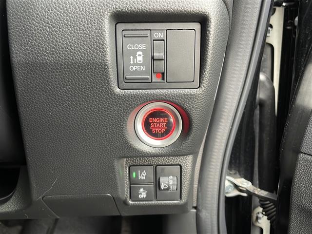 Ｎ－ＢＯＸカスタム Ｌ　純正ＳＤナビ　Ｂｌｕｅｔｏｏｔｈ　ＥＴＣ　ドライブレコーダー　バックカメラ　純正フロアマット　純正アルミホイール　前席シートヒーター　スマートキー　プッシュアップスタート　片側パワースライドドア（19枚目）