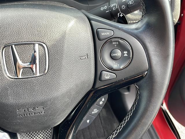 ヴェゼル ハイブリッドＲＳ・ホンダセンシング　純正８インチナビ　フルセグＴＶ　ＥＴＣ　ドラレコ　ホンダセンシング　車線維持支援システム　路外逸脱抑制機能　歩行者事故低減ステアリング　標識認識機能　先行車発進お知らせ機能　衝突軽減ブレーキ　純正ＡＷ（11枚目）