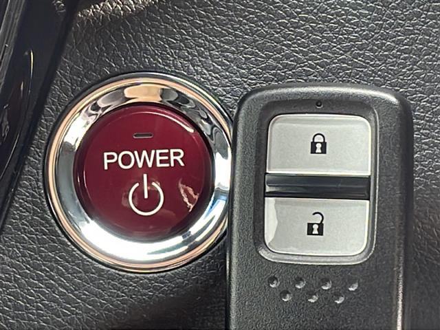 ヴェゼル ハイブリッドＲＳ・ホンダセンシング　純正８インチナビ　フルセグＴＶ　ＥＴＣ　ドラレコ　ホンダセンシング　車線維持支援システム　路外逸脱抑制機能　歩行者事故低減ステアリング　標識認識機能　先行車発進お知らせ機能　衝突軽減ブレーキ　純正ＡＷ（15枚目）