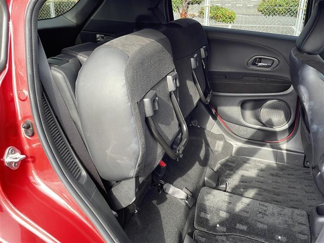 ヴェゼル ハイブリッドＲＳ・ホンダセンシング　純正８インチナビ　フルセグＴＶ　ＥＴＣ　ドラレコ　ホンダセンシング　車線維持支援システム　路外逸脱抑制機能　歩行者事故低減ステアリング　標識認識機能　先行車発進お知らせ機能　衝突軽減ブレーキ　純正ＡＷ（25枚目）