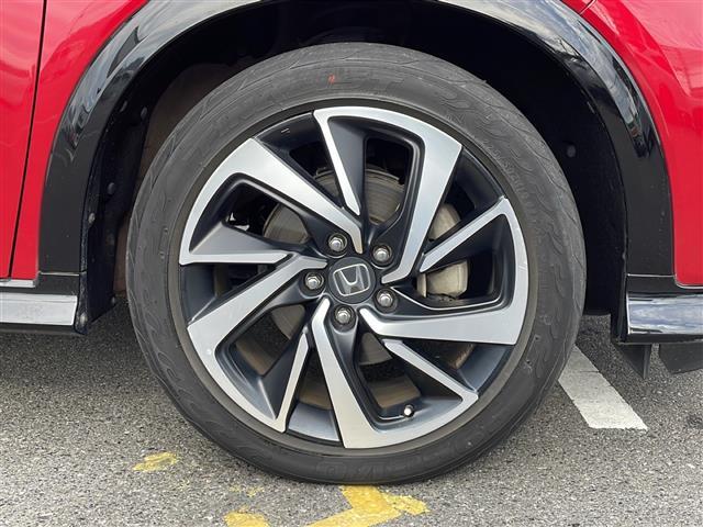 ヴェゼル ハイブリッドＲＳ・ホンダセンシング　純正８インチナビ　フルセグＴＶ　ＥＴＣ　ドラレコ　ホンダセンシング　車線維持支援システム　路外逸脱抑制機能　歩行者事故低減ステアリング　標識認識機能　先行車発進お知らせ機能　衝突軽減ブレーキ　純正ＡＷ（40枚目）